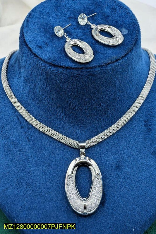 Oval design necklace set